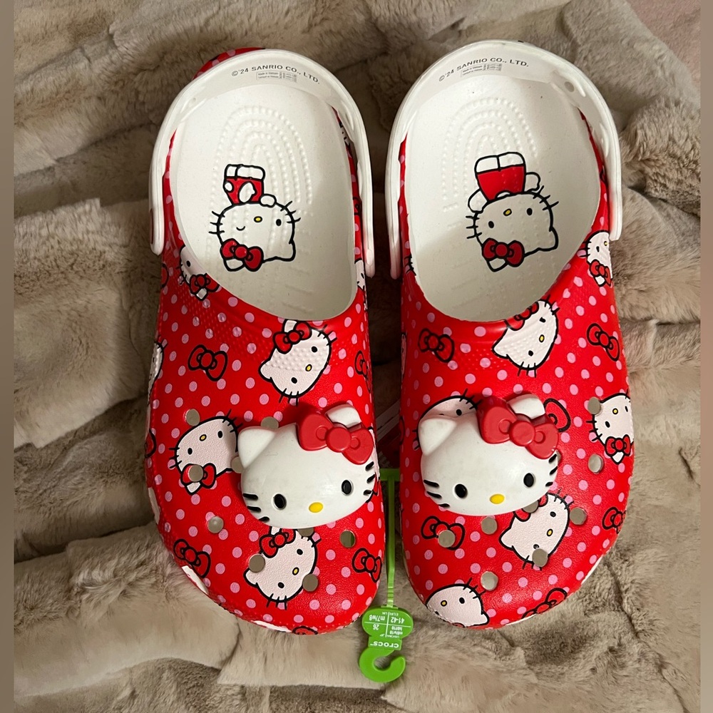 HELLO KITTY RED CROCS